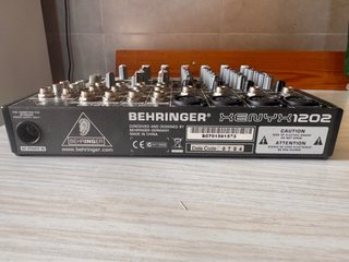 Mesa de Sonido Behringer Xenyx 1202