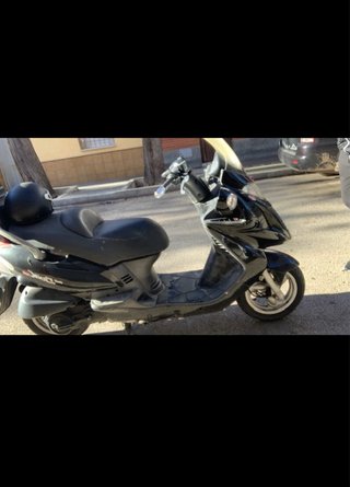 Kymco Grand Dink 125 2011 Negra
