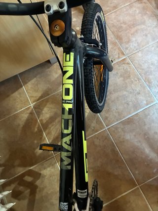 Bicicleta BMX GT Mach One 20 Pro