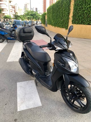 SYM Symphony 125 Scooter Automática Negra