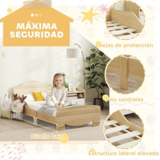 Cama infantil de madera clara