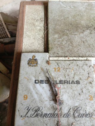 Reloj Aplique Destilerias