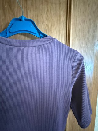 Vestido midi lila línea A manga corta