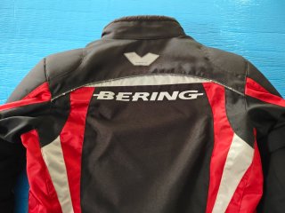 Chaqueta y guantes de moto Bering