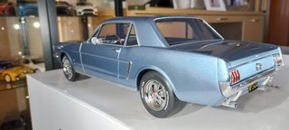 Ford Mustang V8 Hardtop 1/12 Otto