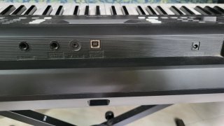 Teclado Yamaha PSR-E373
