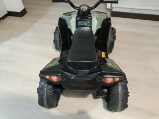 Coche eléctrico infantil FEBER camuflaje