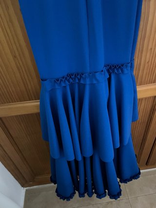 Traje de flamenca azul con volantes