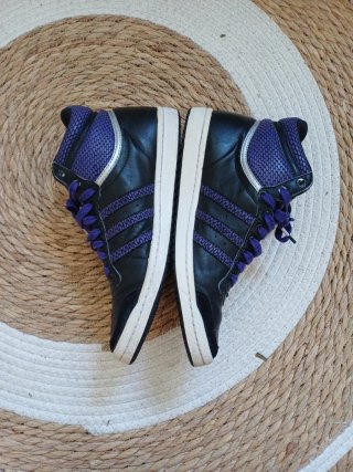 Adidas Zapatillas Negras y Moradas Vintage