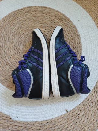 Adidas Zapatillas Negras y Moradas Vintage