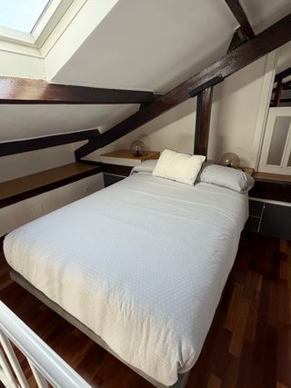 Camas de 180, 135 y 90 con canapé,colchones y ropa