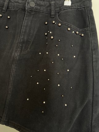 Falda negra de Stradivarius, talla 40