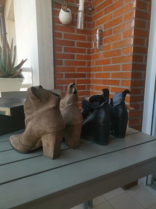 Botines de tacon topo y negros se venden juntos