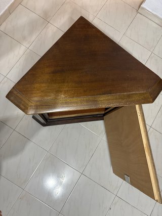 Armario de madera de esquina