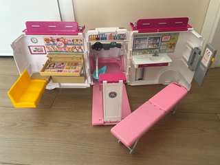 Ambulancia Barbie Rosa y Blanca
