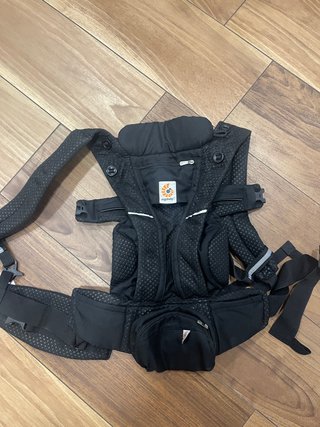 Portabebés Ergobaby Omni Breeze Negro