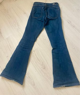 Pantalones vaqueros Zara acampanados