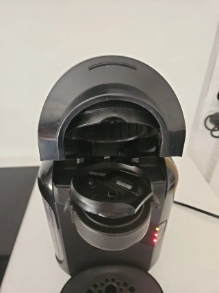Cafetera Tassimo Bosch + Portacápsulas