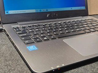 Ordenador portátil Asus E403S
