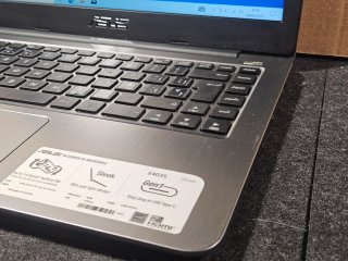 Ordenador portátil Asus E403S