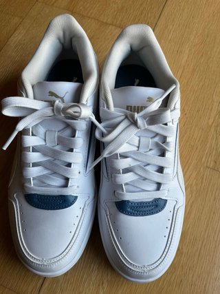 Zapatillas Puma Blancas y Azules