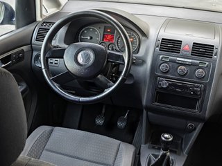 TOURAN SPORT 2.0 TDI 136 CV * 1 DUEÑO Y NACIONAL *
