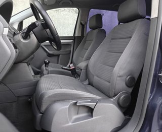 TOURAN SPORT 2.0 TDI 136 CV * 1 DUEÑO Y NACIONAL *
