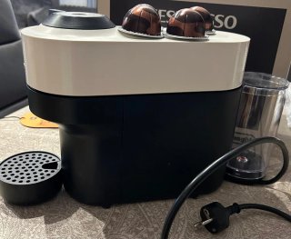 Cafetera Nespresso VERTUO Blanca