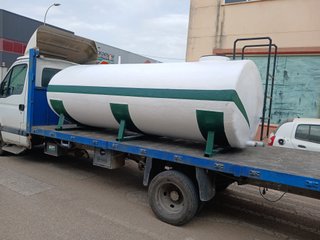 Depósito de poliéster para agua