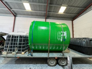 Depósito de poliéster para agua