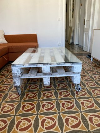 Mesa de centro de madera y cristal