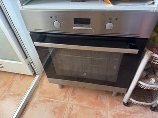Horno Electrolux poco uso incluido mueble