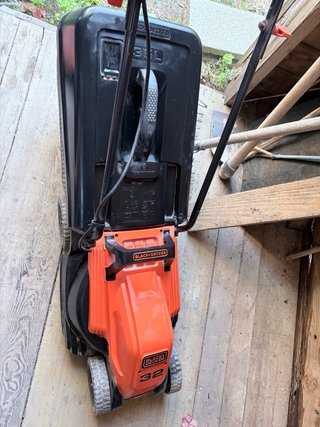 Cortacésped Eléctrico Black+Decker 32