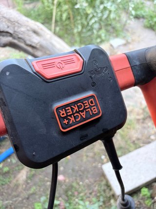 Cortacésped Eléctrico Black+Decker 32