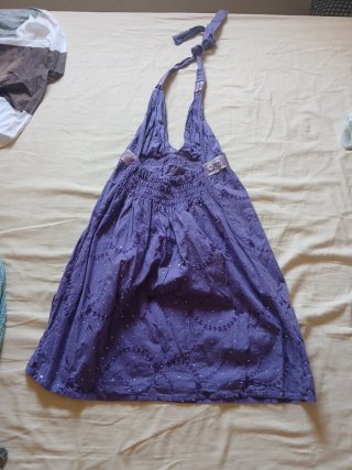 Vestido lila con estampado floral