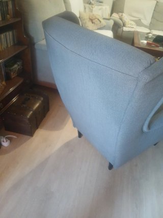Sillón orejero Ikea gris + reposapiés