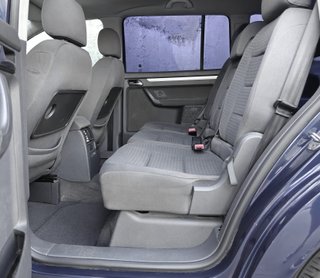 TOURAN SPORT 2.0 TDI 136 CV * 1 DUEÑO Y NACIONAL *