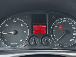 TOURAN SPORT 2.0 TDI 136 CV * 1 DUEÑO Y NACIONAL *