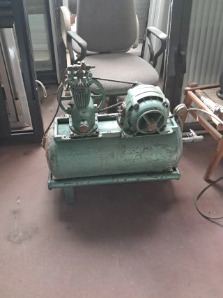 Compresor de aire antiguo