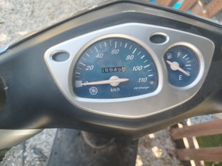 Moto Scooter 125cc Azul y Negra Escucho ofertas.