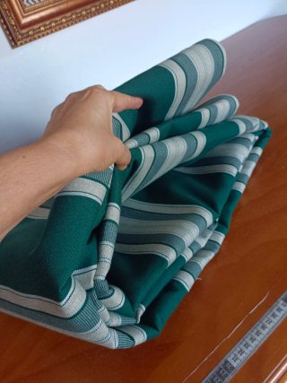 Lona de toldo con anillas
