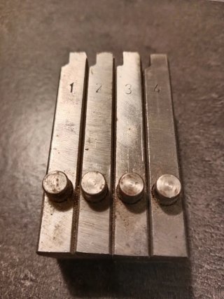 Set 4 peines terraja de roscar manual ¼⅜ Super-Ego