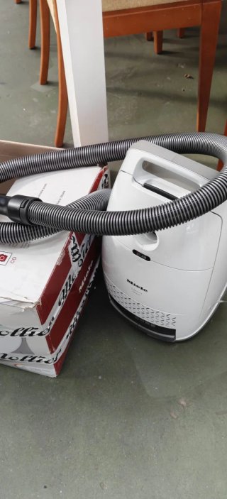 Aspiradora Miele Blanca