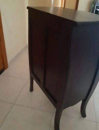 Cómoda abombada patas curva madera