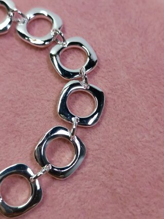 Pulsera de plata con eslabones cuadrados
