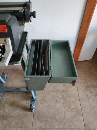 Máquina de escribir Olivetti Linea 98
