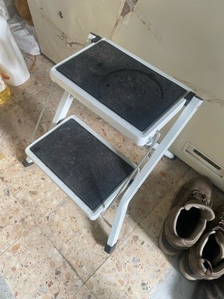 Escadote Dobrável Metal e Plástico