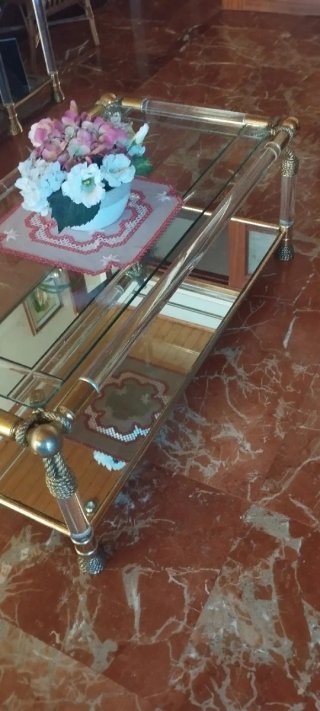 Mesa de centro cristal y metal dorada