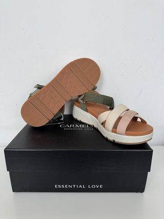 Sandalias Carmela Piel Talla 39 Beige/Verde nuevas