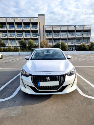 Peugeot 208 2021